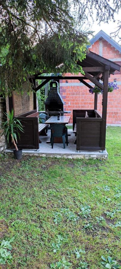 Apartment Gradina Korenica Luaran gambar