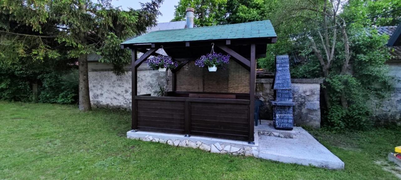 Apartment Gradina Korenica Luaran gambar
