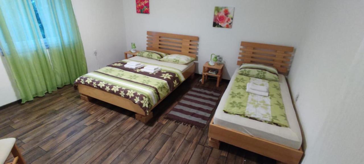 Apartment Gradina Korenica Luaran gambar